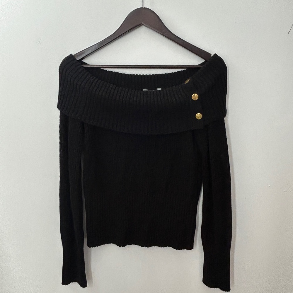 Guess Off the shoulder sweater